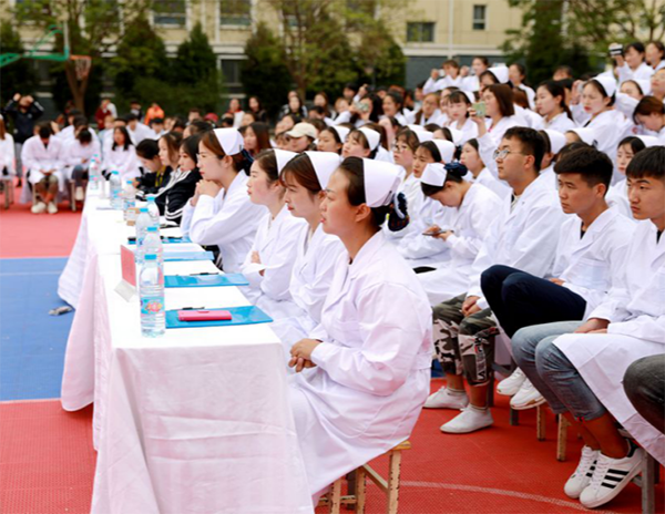 兰州医学院护理学校